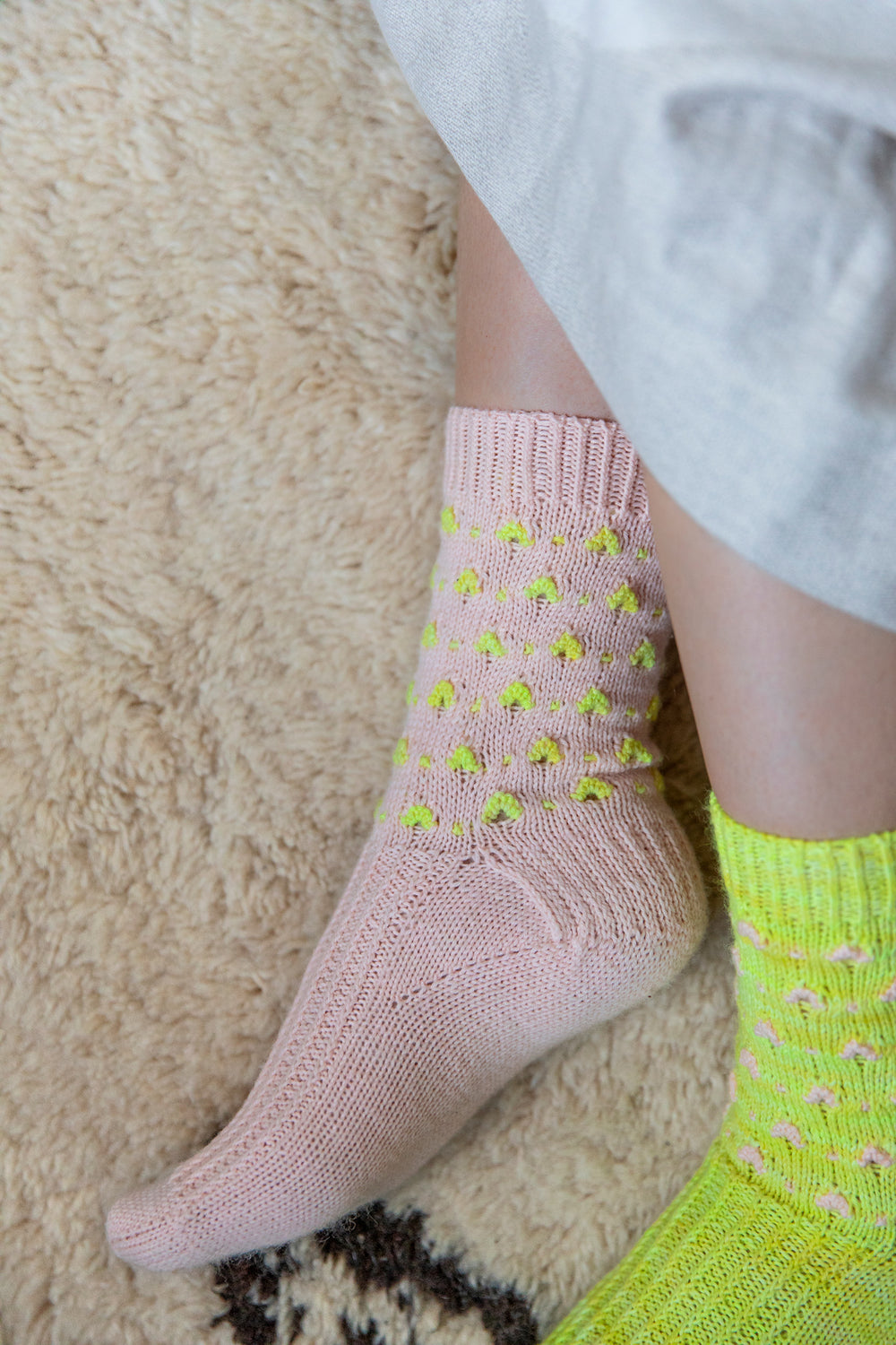 PDF Yoga Socks Knitting Pattern (52 Weeks of Socks vol.2) — ARA STELLA